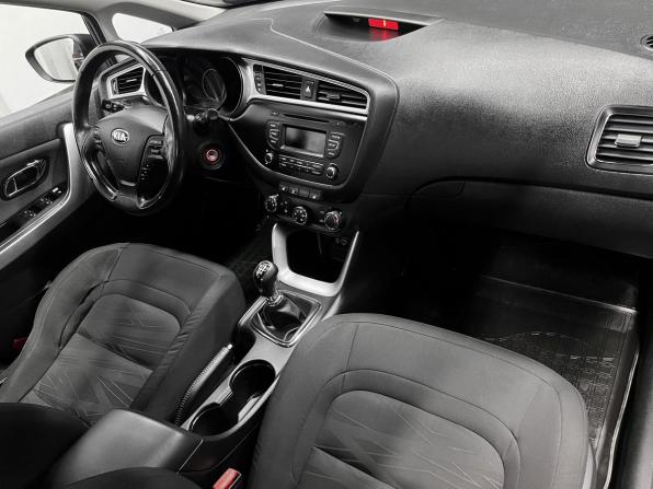 Kia Ceed II Рестайлинг с пробегом 2017 года, цена 1 195 000 рублей, 130849 км, хэтчбек, Автокод Объявления