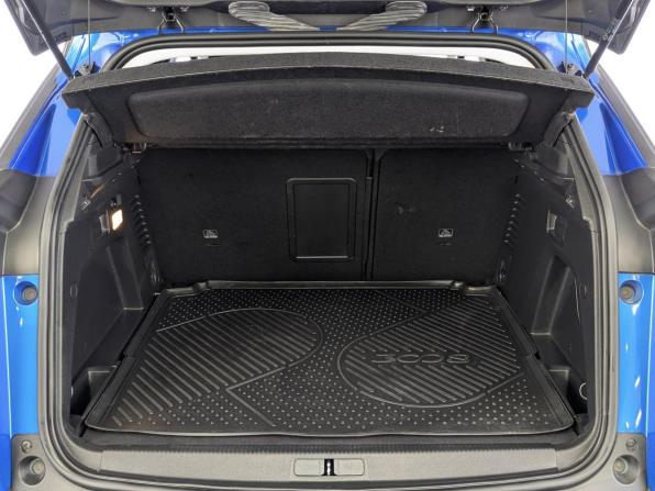 Peugeot 3008 II Рестайлинг с пробегом 2021 года, цена 2 340 000 рублей, 65160 км, внедорожник, Автокод Объявления