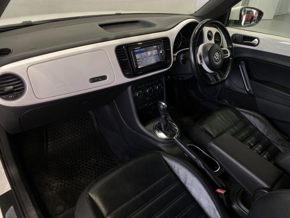 Volkswagen Beetle II (A5) с пробегом 2013 года, цена 1 299 900 рублей, 117000 км, хэтчбек, Автокод Объявления