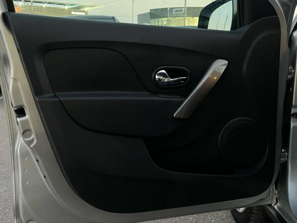 Renault Sandero II с пробегом 2017 года, цена 1 090 000 рублей, 127161 км, хэтчбек, Автокод Объявления