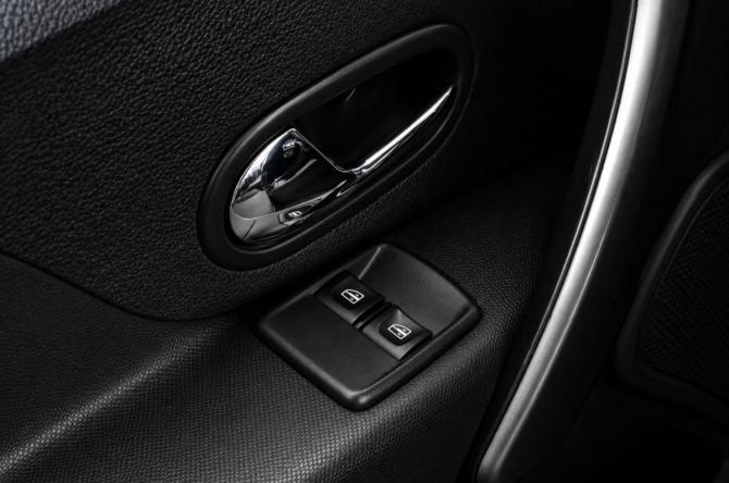 Renault Sandero II с пробегом 2017 года, цена 999 000 рублей, 191000 км, хэтчбек, Автокод Объявления