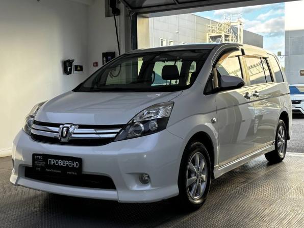 Toyota ISis I Рестайлинг с пробегом 2016 года, цена 1 630 000 рублей, 145800 км, компактвэн, Автокод Объявления