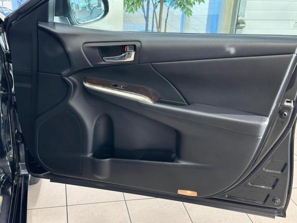 Toyota Camry VII (XV50) Рестайлинг с пробегом 2015 года, цена 2 290 000 рублей, 140000 км, седан, Автокод Объявления