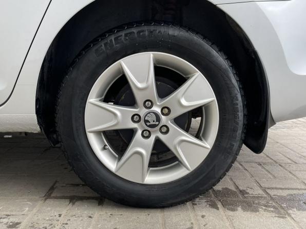 Skoda Rapid I с пробегом 2014 года, цена 1 090 000 рублей, 140419 км, лифтбек, Автокод Объявления