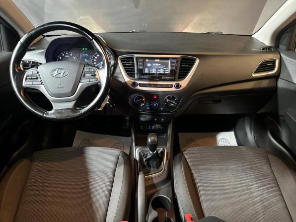 Hyundai Solaris II с пробегом 2018 года, цена 1 300 000 рублей, 112610 км, седан, Автокод Объявления