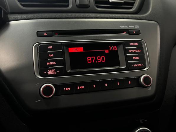 Kia Rio III Рестайлинг с пробегом 2015 года, цена 945 000 рублей, 65467 км, хэтчбек, Автокод Объявления