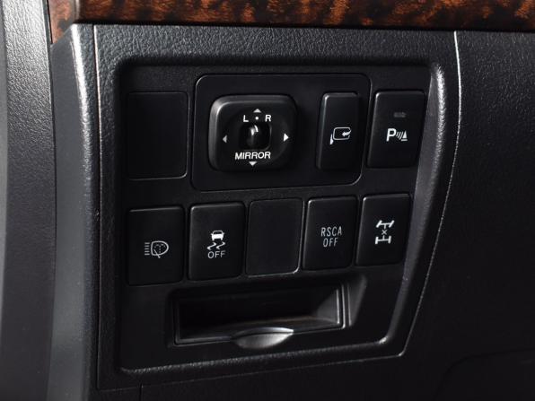 Toyota Land Cruiser 200 Series Рестайлинг 1 с пробегом 2015 года, цена 4 309 995 рублей, 337312 км, внедорожник, Автокод Объявления