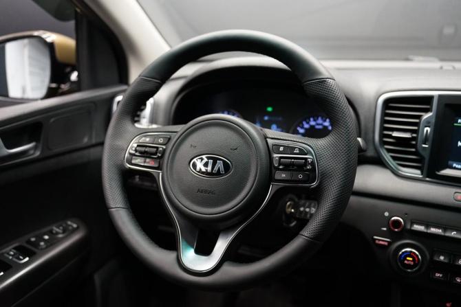 Kia Sportage IV с пробегом 2016 года, цена 1 940 000 рублей, 172000 км, внедорожник, Автокод Объявления