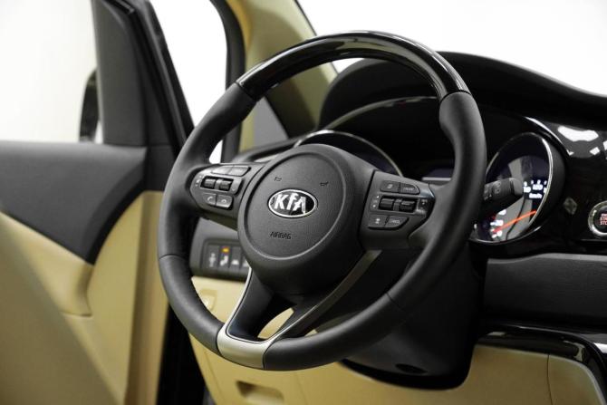 Kia Carnival III с пробегом 2018 года, цена 1 665 000 рублей, 89000 км, минивэн, Автокод Объявления