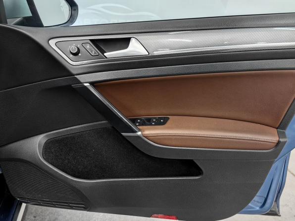 Volkswagen Golf VII с пробегом 2015 года, цена 1 550 000 рублей, 248000 км, универсал, Автокод Объявления