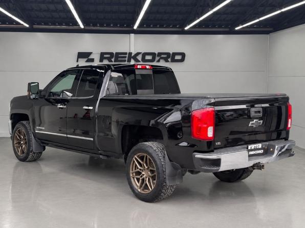 Chevrolet Silverado III (K2XX) Рестайлинг с пробегом 2016 года, цена 4 270 000 рублей, 235232 км, offers.body_type.unknown, Автокод Объявления