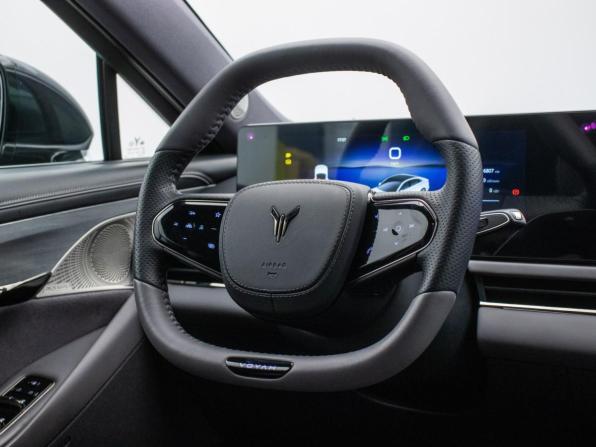 Voyah Passion I с пробегом 2025 года, цена 4 995 000 рублей, 33000 км, седан, Автокод Объявления