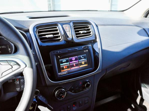 Renault Logan II Рестайлинг с пробегом 2019 года, цена 1 207 500 рублей, 71230 км, седан, Автокод Объявления
