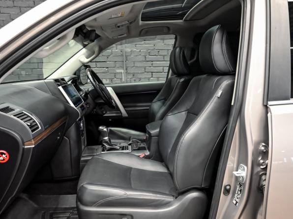 Toyota Land Cruiser Prado 150 Series Рестайлинг 2 с пробегом 2019 года, цена 5 200 000 рублей, 88414 км, внедорожник, Автокод Объявления