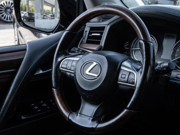 Lexus LX III Рестайлинг 2 с пробегом 2016 года, цена 6 500 000 рублей, 246251 км, внедорожник, Автокод Объявления