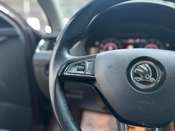 Skoda Octavia III (A7) Рестайлинг с пробегом 2020 года, цена 2 260 000 рублей, 103047 км, лифтбек, Автокод Объявления