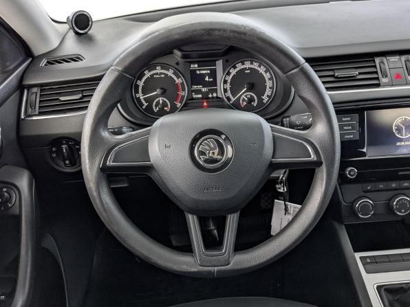 Skoda Octavia III (A7) Рестайлинг с пробегом 2019 года, цена 1 300 000 рублей, 163479 км, лифтбек, Автокод Объявления