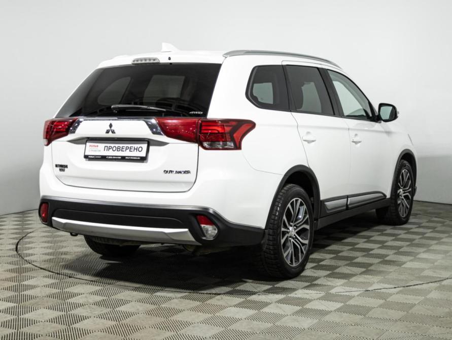 Mitsubishi Outlander III Рестайлинг 2 Санкт-Петербург  - изображение 5