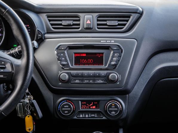 Kia Rio III с пробегом 2013 года, цена 918 000 рублей, 144199 км, хэтчбек, Автокод Объявления