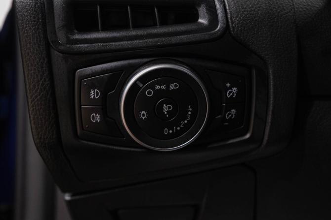 Ford Focus III Рестайлинг с пробегом 2018 года, цена 899 000 рублей, 168000 км, хэтчбек, Автокод Объявления