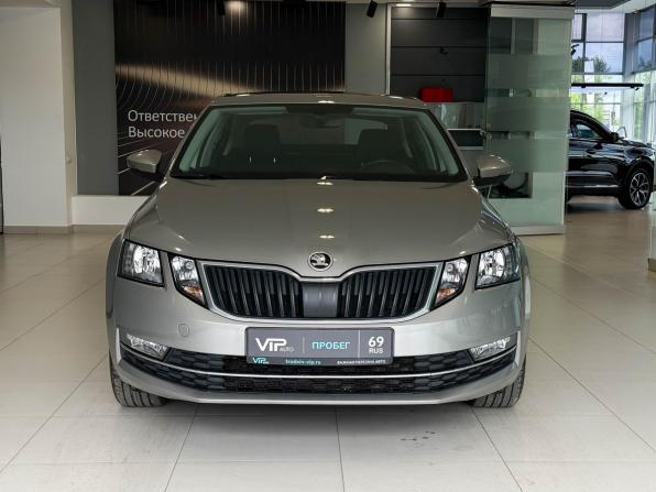 Skoda Octavia III (A7) Рестайлинг с пробегом 2017 года, цена 1 815 000 рублей, 112402 км, лифтбек, Автокод Объявления