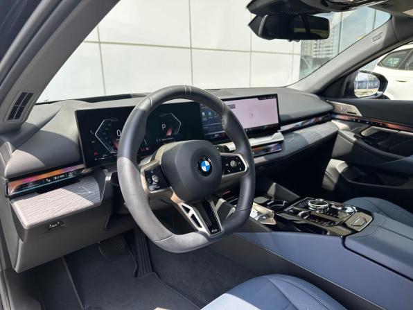 BMW 5 серии VIII (G60/G61/G68) с пробегом 2025 года, цена 7 700 000 рублей, 5613 км, седан, Автокод Объявления