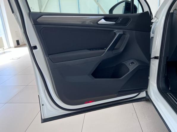 Volkswagen Tiguan II с пробегом 2019 года, цена 2 200 000 рублей, 111047 км, внедорожник, Автокод Объявления