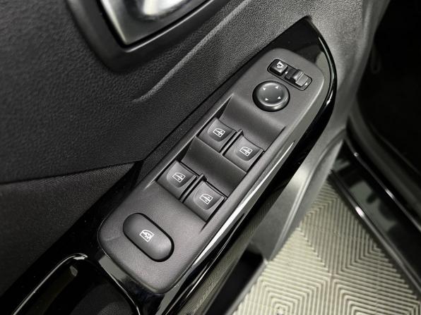 Renault Kaptur I Рестайлинг с пробегом 2020 года, цена 1 650 000 рублей, 63000 км, внедорожник, Автокод Объявления