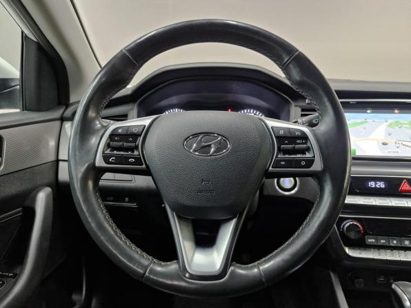 Hyundai Sonata VII (LF) Рестайлинг с пробегом 2019 года, цена 1 750 000 рублей, 92255 км, седан, Автокод Объявления