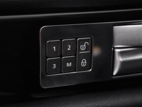 Land Rover Discovery IV Рестайлинг с пробегом 2014 года, цена 3 249 000 рублей, 161895 км, внедорожник, Автокод Объявления