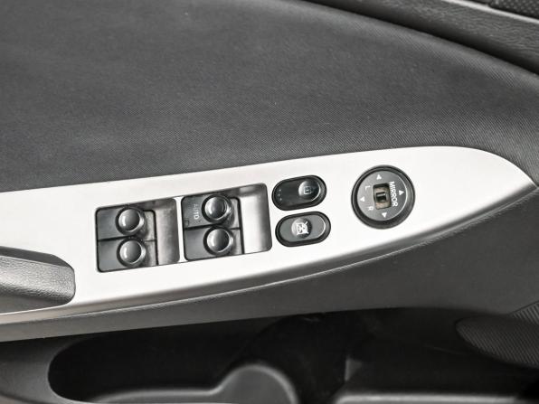 Hyundai Solaris I Рестайлинг с пробегом 2015 года, цена 1 200 000 рублей, 101657 км, седан, Автокод Объявления