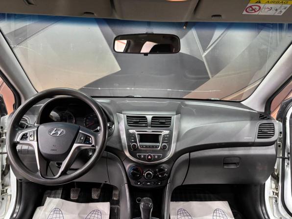 Hyundai Solaris I Рестайлинг с пробегом 2015 года, цена 930 000 рублей, 195314 км, седан, Автокод Объявления