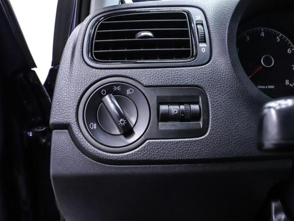 Volkswagen Polo V с пробегом 2014 года, цена 845 000 рублей, 124242 км, седан, Автокод Объявления