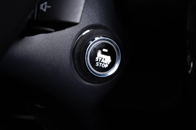 Renault Duster I Рестайлинг с пробегом 2015 года, цена 1 259 000 рублей, 193000 км, внедорожник, Автокод Объявления