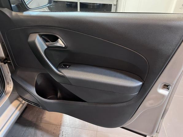 Volkswagen Polo V Рестайлинг с пробегом 2019 года, цена 1 394 000 рублей, 140790 км, седан, Автокод Объявления