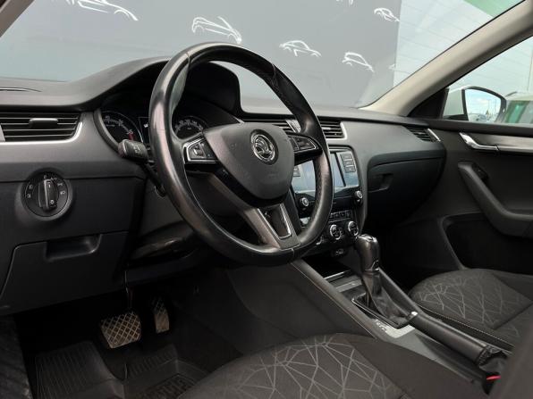 Skoda Octavia III (A7) Рестайлинг с пробегом 2018 года, цена 998 600 рублей, 324119 км, лифтбек, Автокод Объявления
