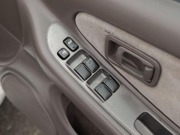 Nissan Presea II с пробегом 2000 года, цена 250 000 рублей, 299545 км, седан, Автокод Объявления