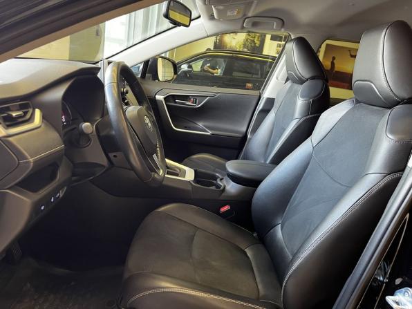 Toyota RAV4 V (XA50) с пробегом 2021 года, цена 3 540 000 рублей, 48900 км, внедорожник, Автокод Объявления