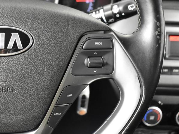 Kia Rio III Рестайлинг с пробегом 2016 года, цена 799 900 рублей, 192141 км, хэтчбек, Автокод Объявления