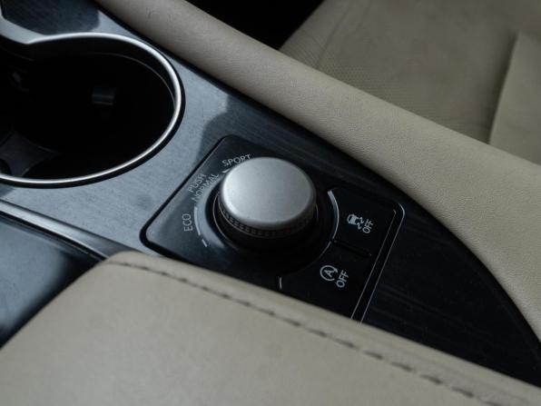 Lexus RX IV с пробегом 2017 года, цена 3 870 000 рублей, 98763 км, внедорожник, Автокод Объявления