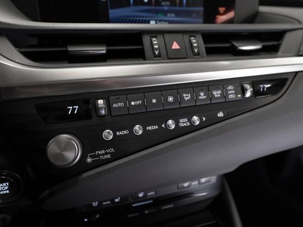 Lexus ES VII с пробегом 2021 года, цена 4 200 000 рублей, 59939 км, седан, Автокод Объявления