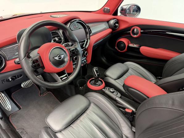 Mini Hatch III (F55/F56) Рестайлинг 2 с пробегом 2021 года, цена 3 849 000 рублей, 31823 км, хэтчбек, Автокод Объявления