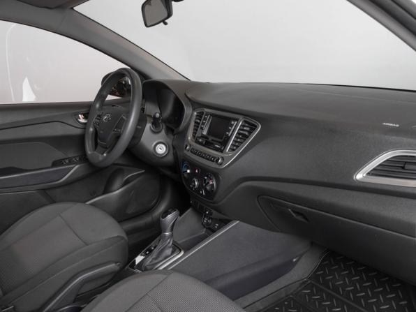 Hyundai Solaris II Рестайлинг с пробегом 2021 года, цена 1 594 300 рублей, 99404 км, седан, Автокод Объявления