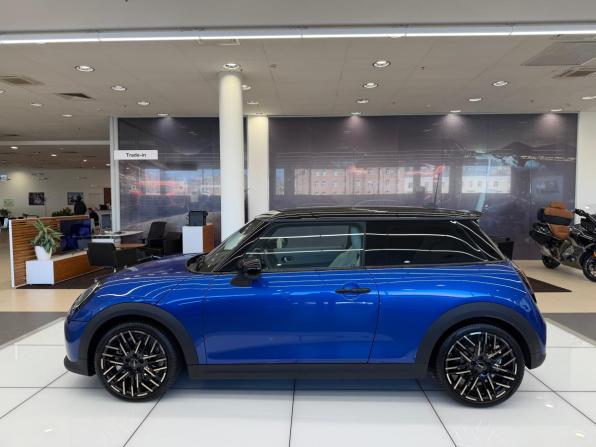 Mini Hatch IV (F65/F66/J01) с пробегом 2024 года, цена 4 990 000 рублей, 58 км, хэтчбек, Автокод Объявления
