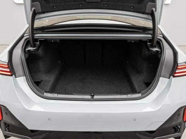 BMW 5 серии VIII (G60/G61/G68) с пробегом 2025 года, цена 8 080 000 рублей, 11482 км, седан, Автокод Объявления