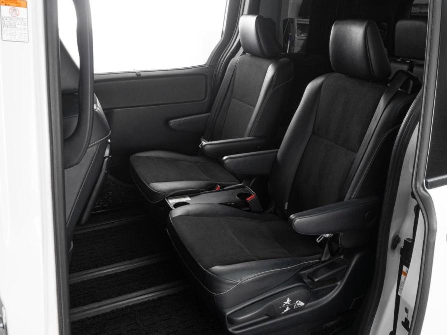 Toyota Noah III (R80) Рестайлинг Тюмень  - изображение 7