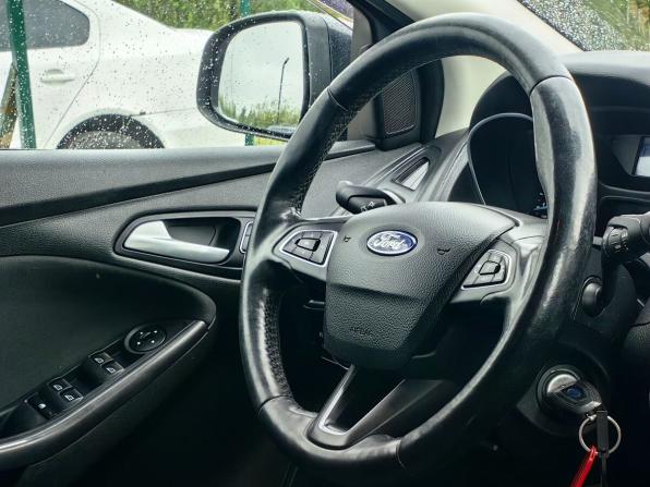 Ford Focus III Рестайлинг с пробегом 2016 года, цена 849 000 рублей, 256000 км, седан, Автокод Объявления