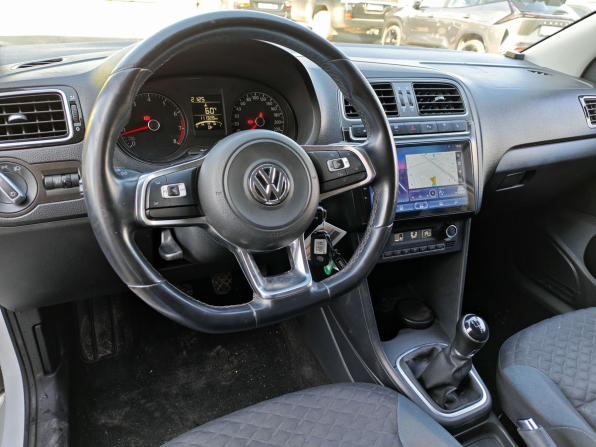 Volkswagen Polo V Рестайлинг с пробегом 2020 года, цена 1 000 000 рублей, 111326 км, седан, Автокод Объявления