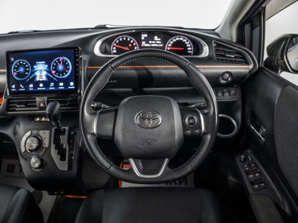 Toyota Sienta II Рестайлинг с пробегом 2021 года, цена 1 600 500 рублей, 36859 км, компактвэн, Автокод Объявления