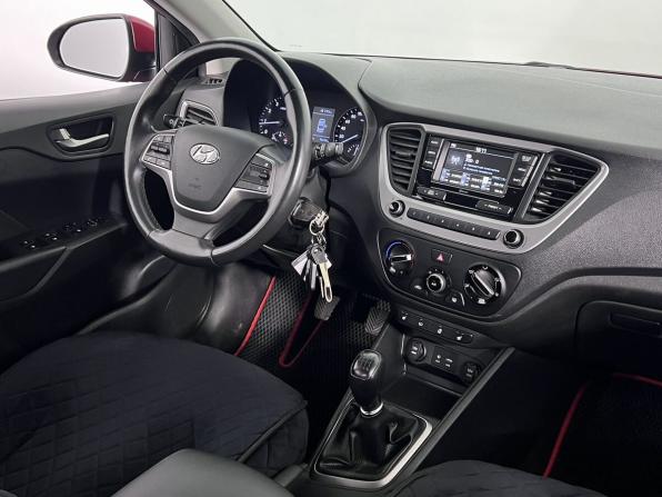 Hyundai Solaris II с пробегом 2018 года, цена 1 380 000 рублей, 90500 км, седан, Автокод Объявления